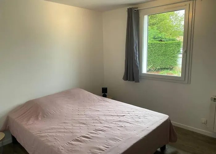 Maison Mitoyenne Chaleureuse Avec Piscine Chauffée *