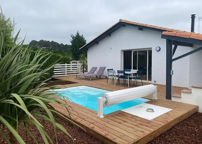Villa Maison Mitoyenne Chaleureuse Avec Piscine Chauffée *