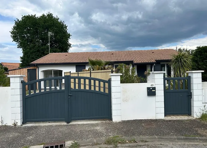 Villa Maison Mitoyenne Chaleureuse Avec Piscine Chauffée *